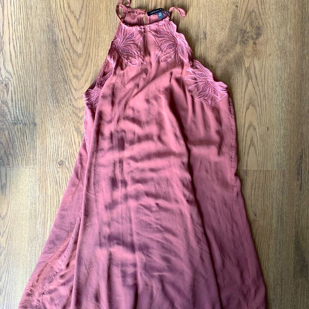 Kendall and Kylie dress